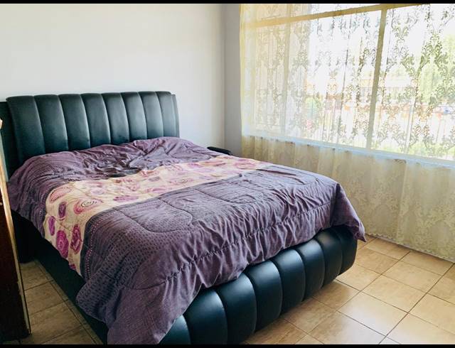 2 BEDROOM FLAT FOR SALE IN VANDERBIJLPARK CE 1